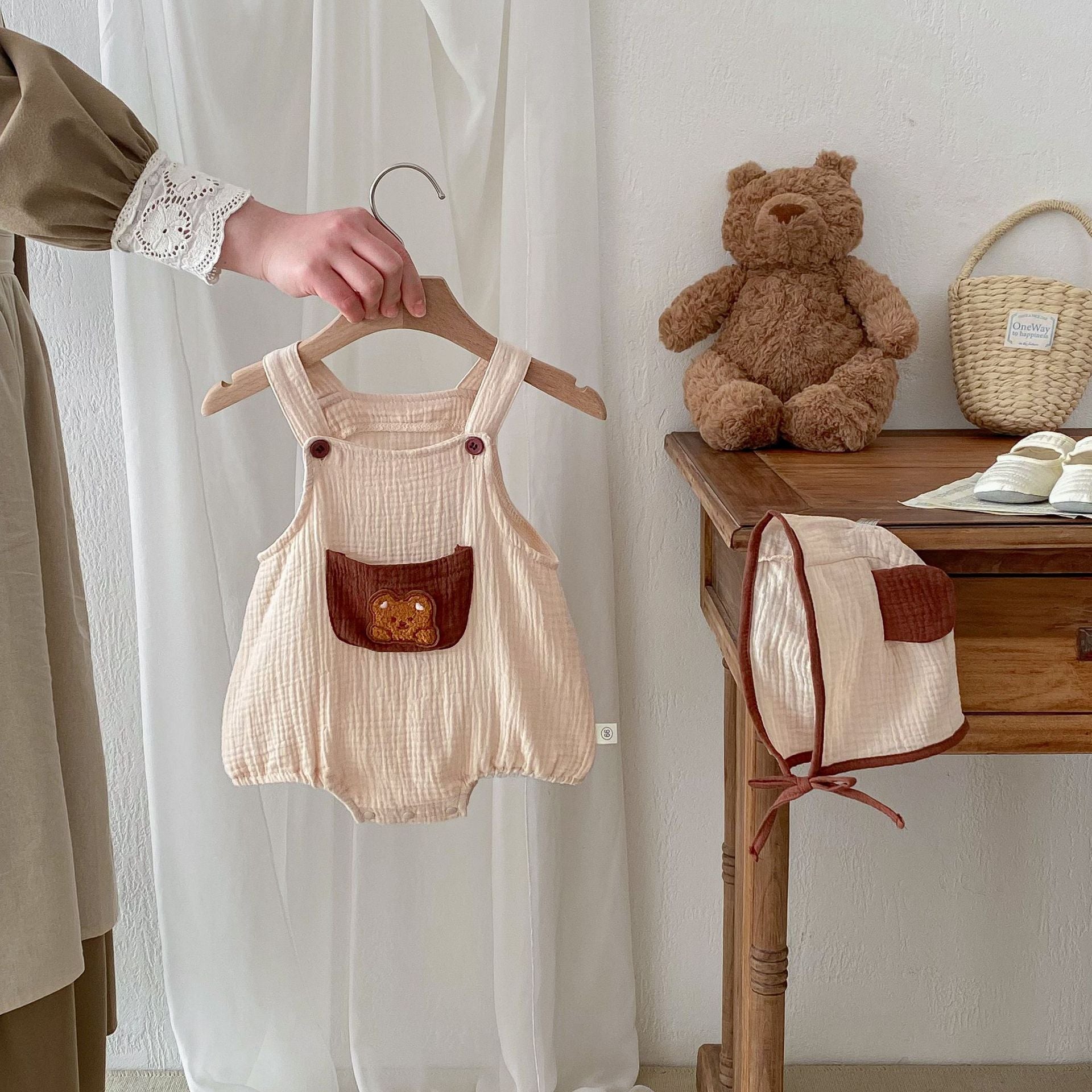 Unisex Summer Arrival Sleeveless Simple Teddy Pattern Pocket Baby Strap Onesies-2